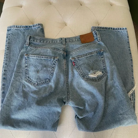 LEVI’s - 501 Ripped Jeans - Picture 3 of 6